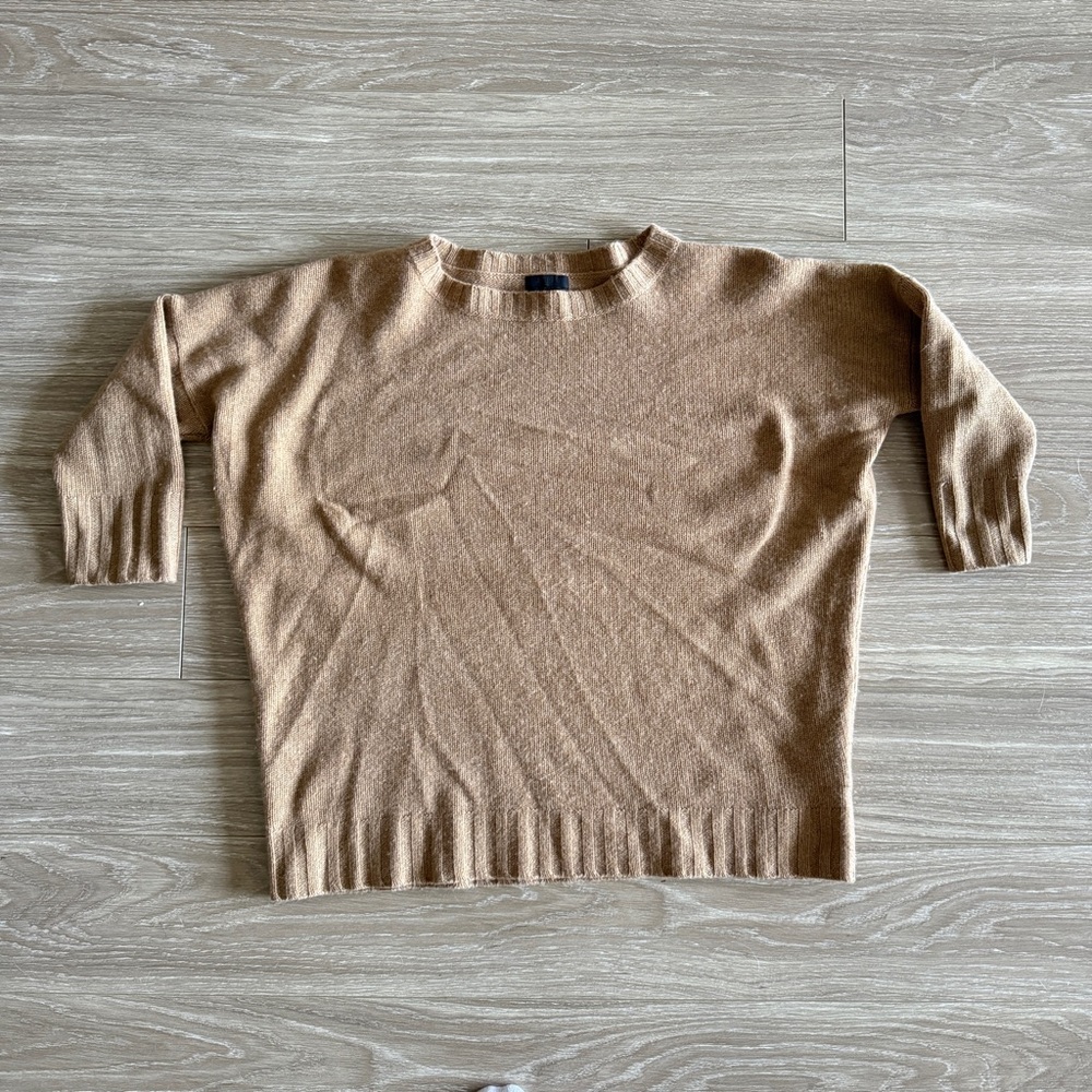 J.crew Italian Cashmere Oversized Dolman 3/4 sleeve sweater tan size small - Picture 2 of 7